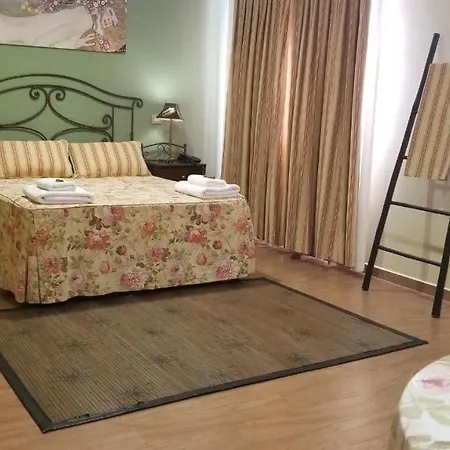 Trastamara Hotel 2*